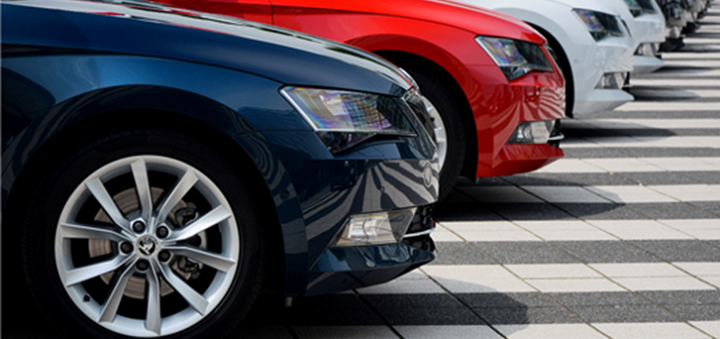 What are the advantages of annual car hire?